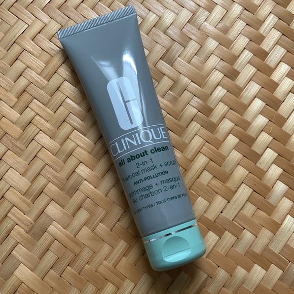 HOST PICK 🎉 Clinique All About Clean 2-in-1 Charcoal Mask and Scrub - Picture 4 of 7